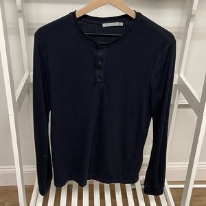 Black button up Henley from Vince size M and lays high up on the torso.